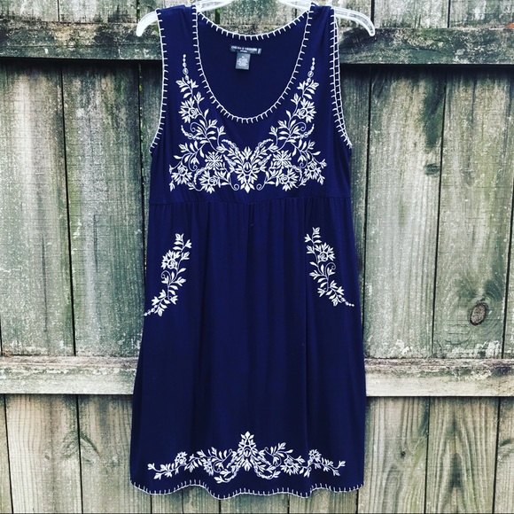 chelsea and theodore embroidered dress